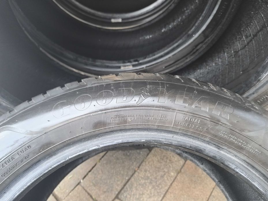 Cauciucuri/  Anvelope Goodyear 215/55 R17 (c180)