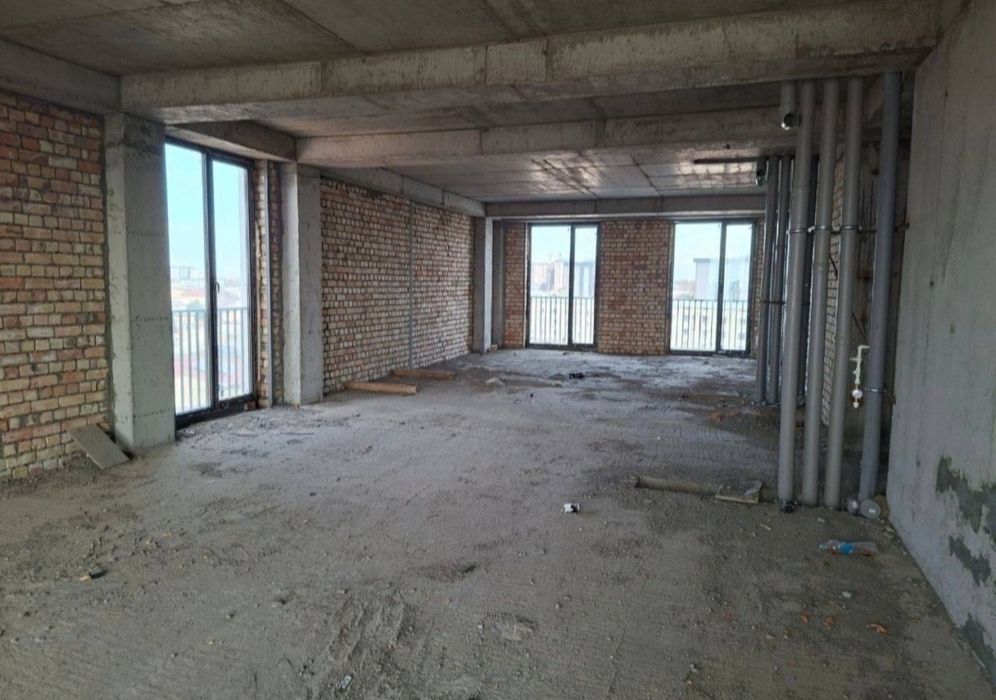 ЖК "Amir Temur" Remontsiz 130 m² 7-etaj 12- etajli bino SROCHNO