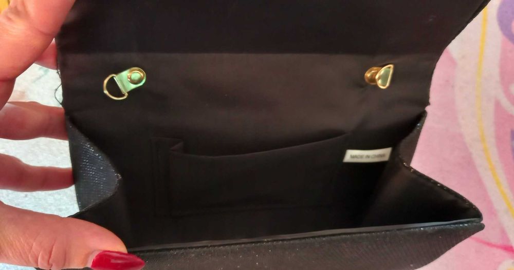 Продава палто закупено от Англия ,размер S и дамска малка чанта