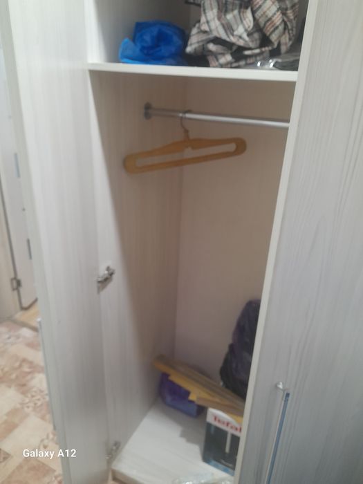 Продам большой шкаф.