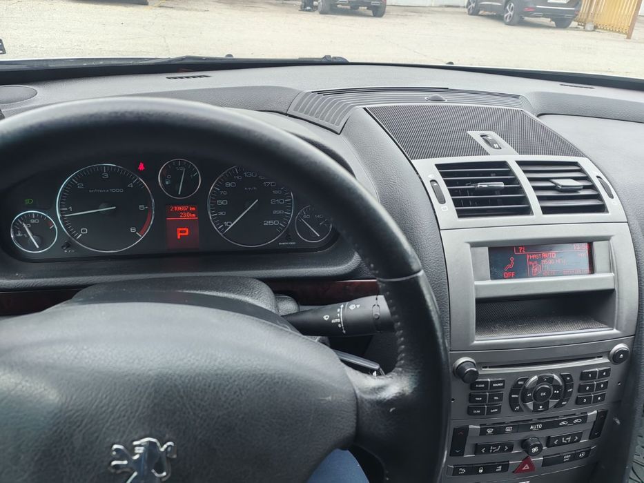 Продава се Пежо 407