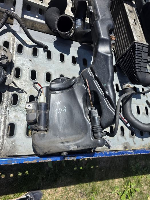 Казанче за чистачки на Mercedes W204