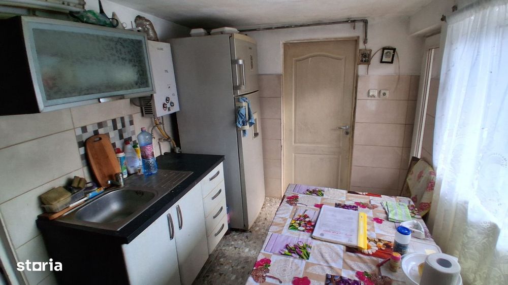 Casa cu teren generos de vanzare in Poiana Campina