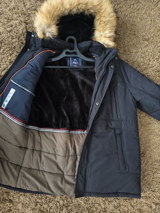 Продам зимнию куртку