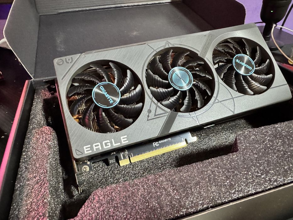Placa video Gigabyte GeForce RTX 4070 EAGLE OC, 12GB GDDR6X, 192-bit