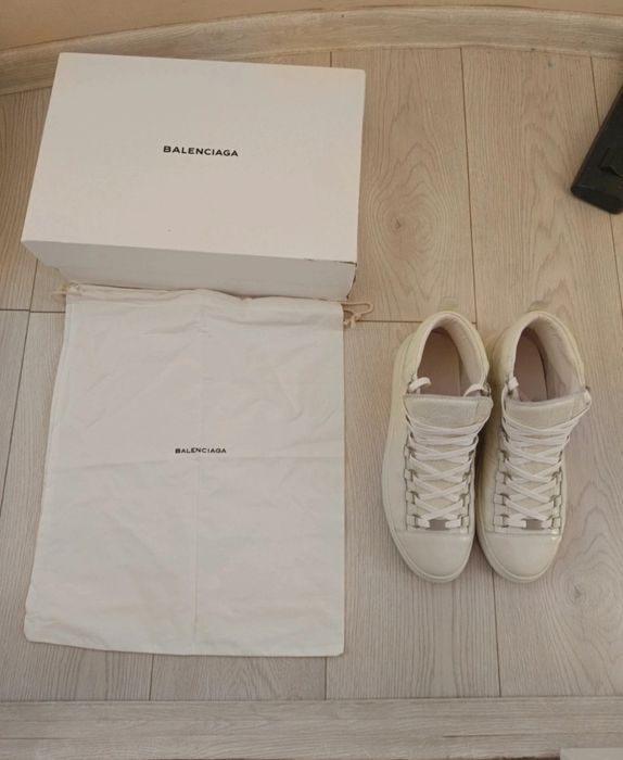 Balenciaga arena white