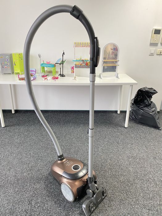 Прахосмукачка Philips Performer Active