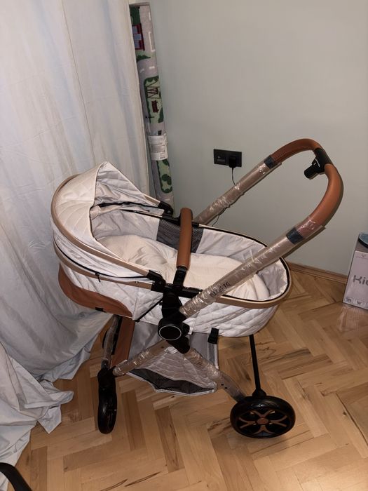 Нова бебешка количка 3 в 1 със столче за кола