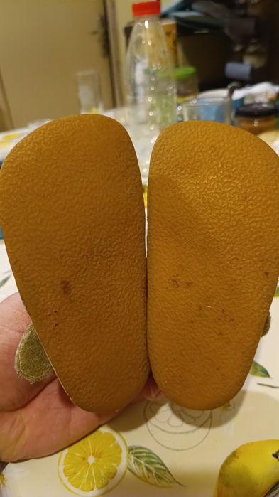 Боси обувки различни марки и номера