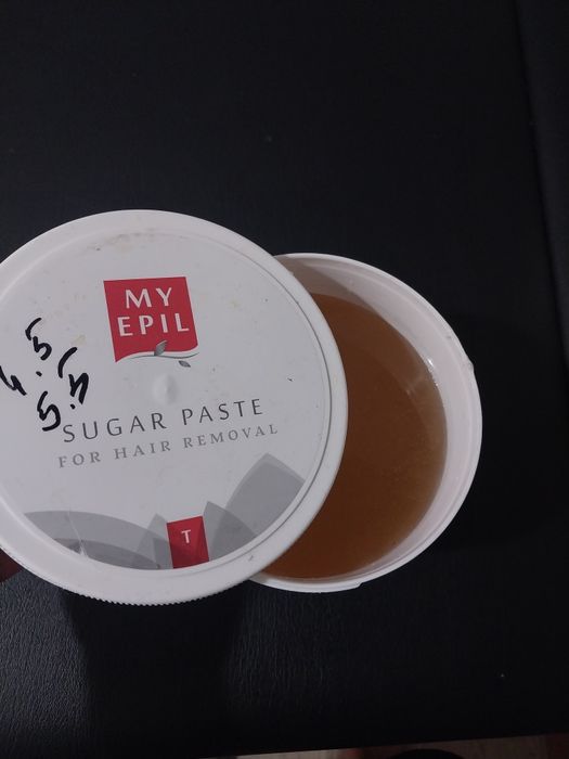 Кушетка и сахарная паста для шугаринга