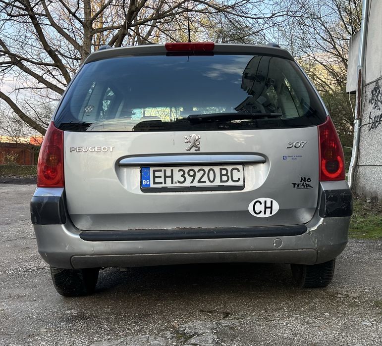 Продавам Пежо 307