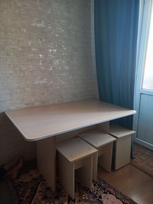 Кухонный    стол