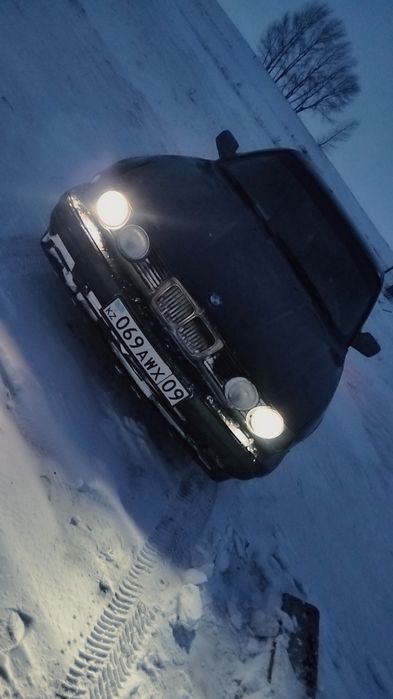 Продам машину БМВ е34 520