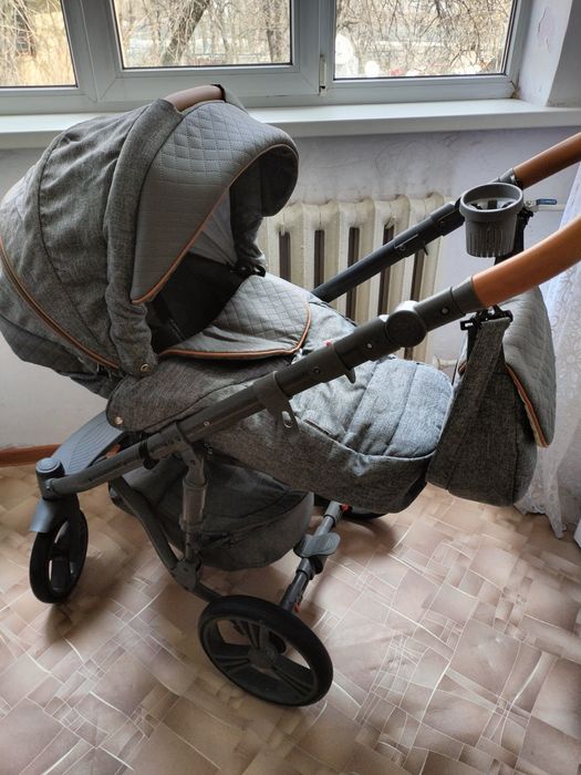 Продам детскую коляску