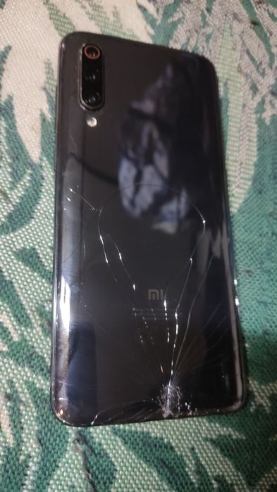 Xiaomi Mi 9. 6/64
