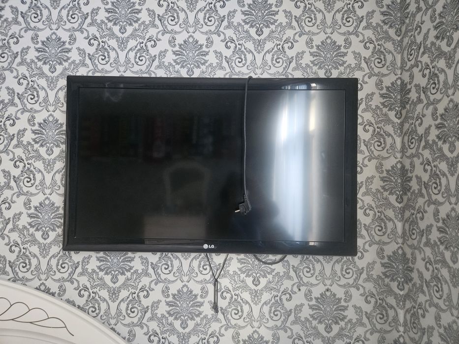 Продам телевизор LG