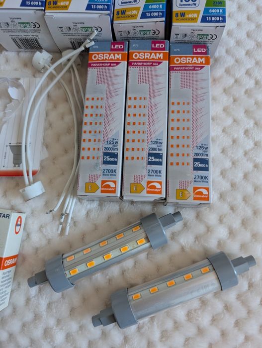 Разнообразни LED крушки и фасунги
