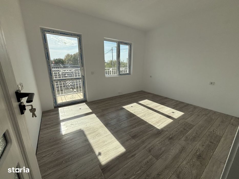 De vânzare casă P+1E tip duplex
