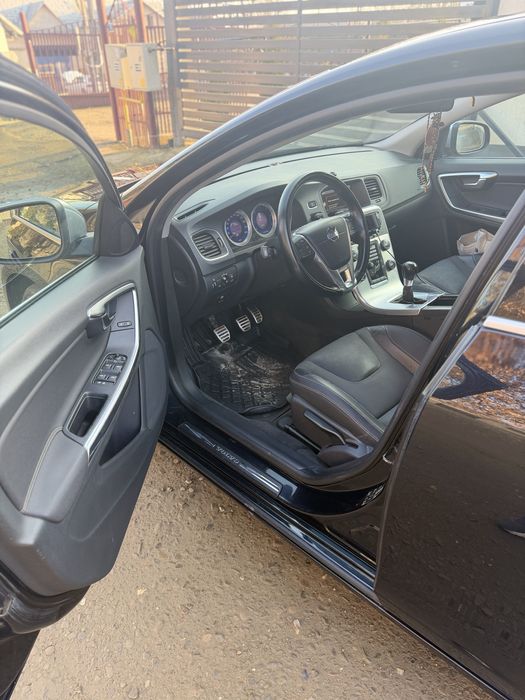 Volvo S60 D3 * R-Design * 2.0 (5 cilindri) *Euro 5*