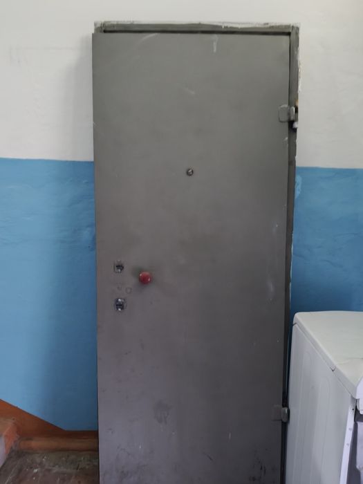 Продаётся входной дверь