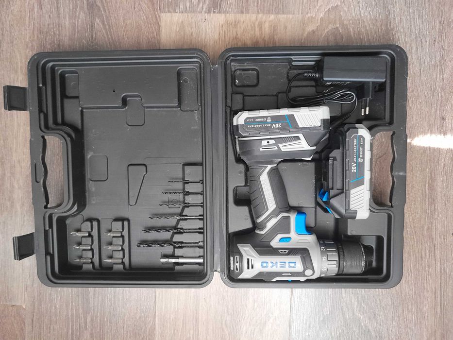 Шуруповерт DEKO в  отличном состоянии