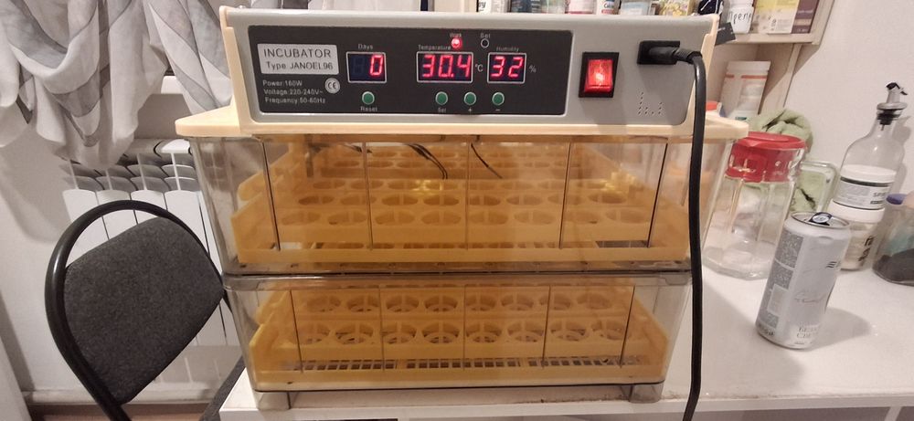 Инкубатор Janoel 96