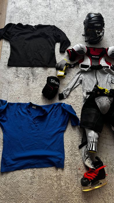 Продам форму для хоккея