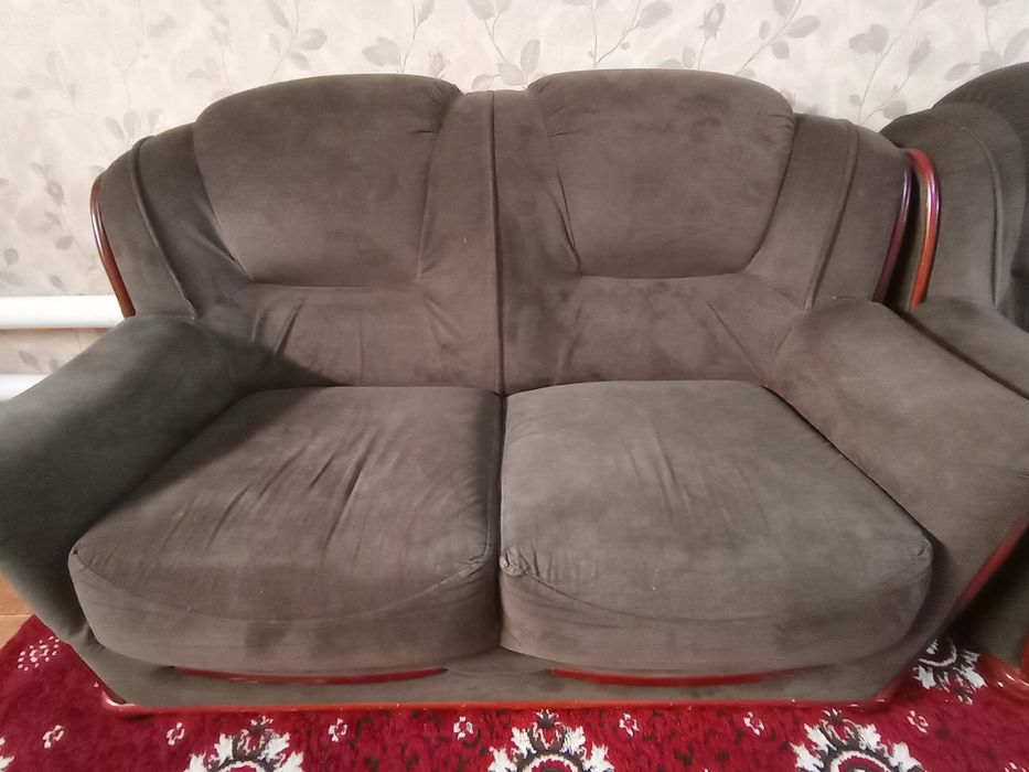 Диван сотилади холати яхши