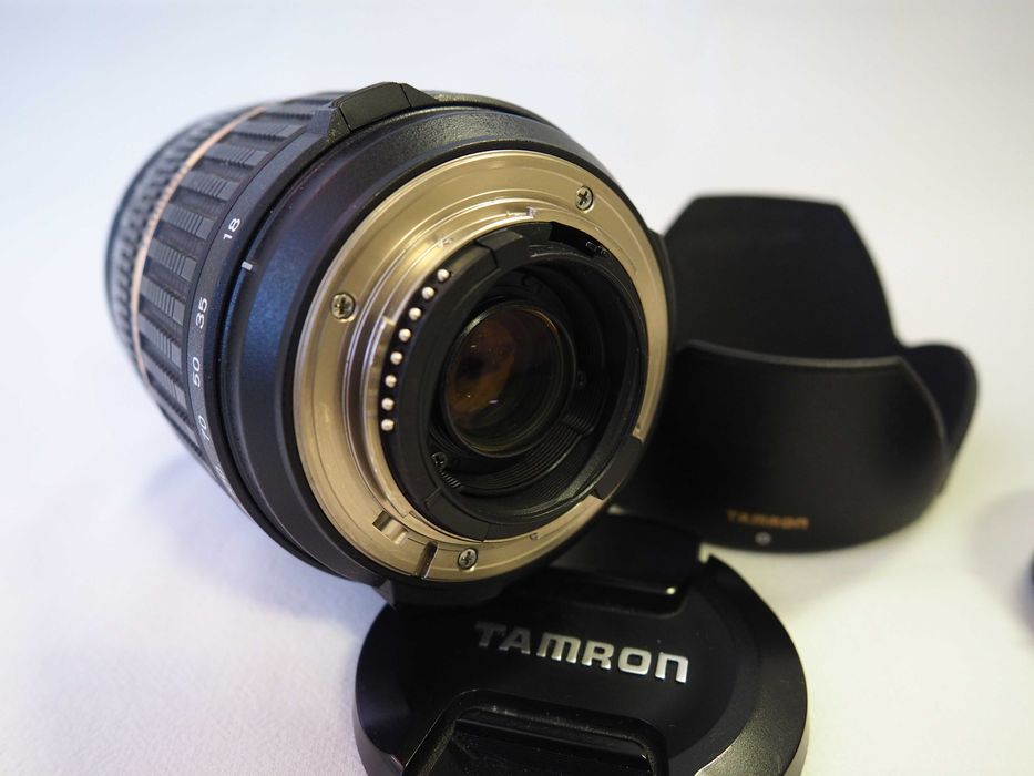 Nikon D7000 + обектив Tamron AF18-200mm на 1190 кадъра