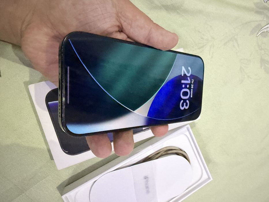 Iphone 16 pro 256 blek