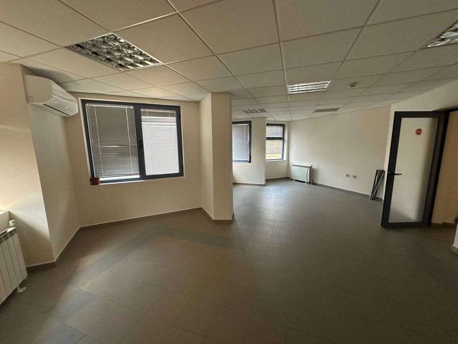 Дава се под наем Офис в Пловдив, Център - 160 кв.м за 918 € - Снимка #6