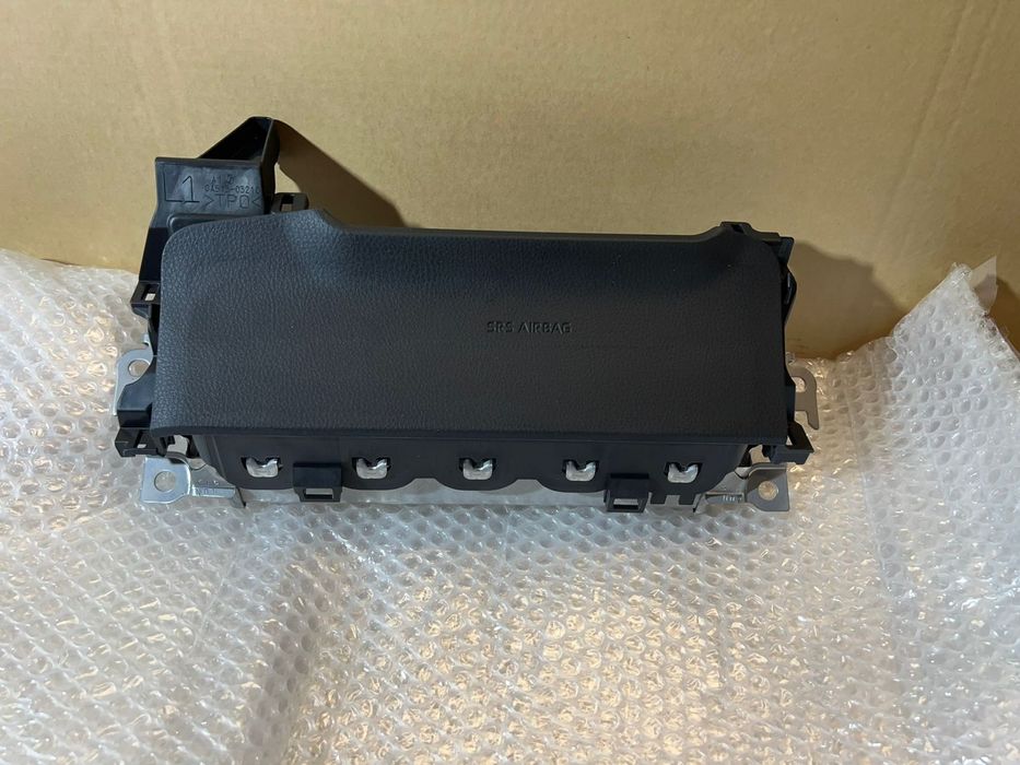 Airbag в колени Toyota Camry 70 новый оригинал