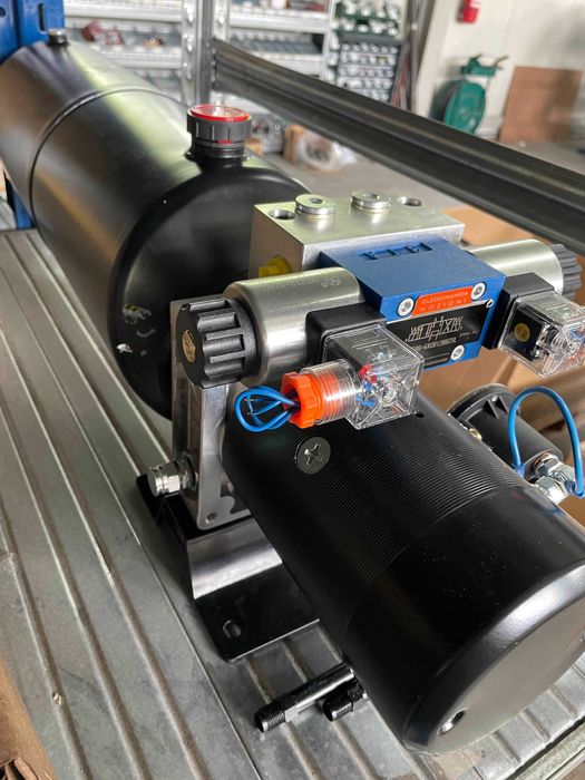 Unitate hidraulica trailer motor12VDC dubla comanda electrovalva 12 lt