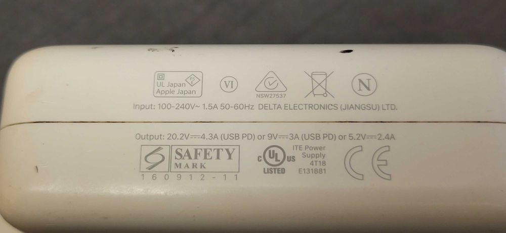 APPLE 87W  Usb C 20.2V-4.3A & 9V-3A & 5.2V-2.4A  fuctional