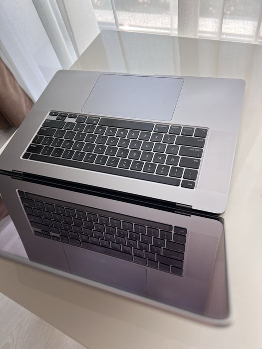 MacBook Pro 16" (2019) i7 | 16GB RAM | 512GB SSD | Baterie Stare Normală