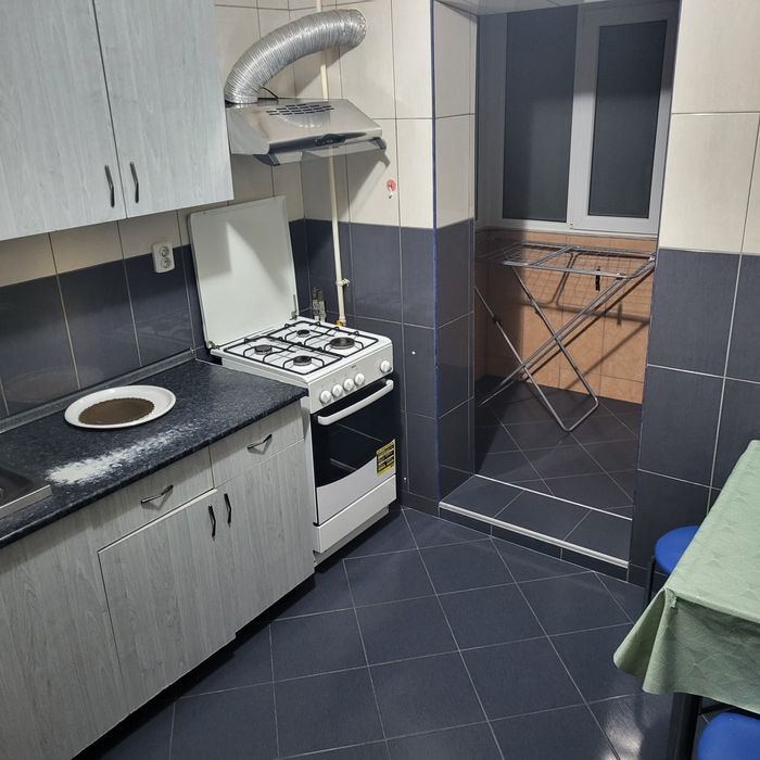 Închiriez apartament cu 2 camere.Sector 5