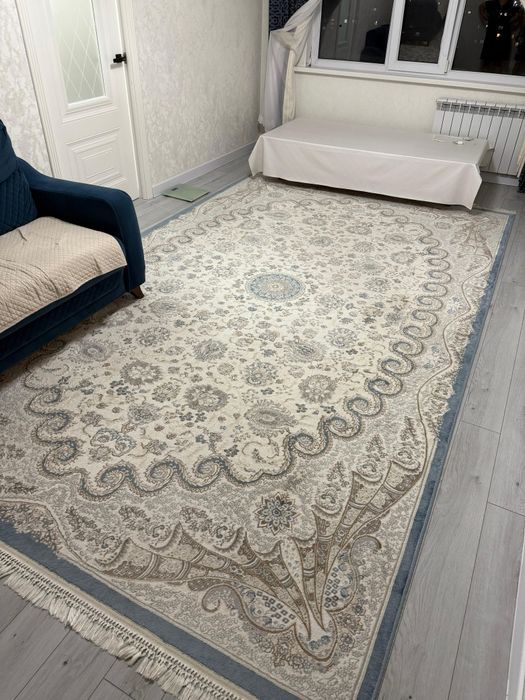 Ковёр для дома в хорошем состояние