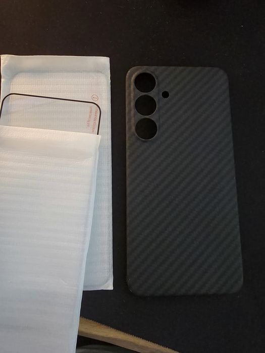 Vand husa carbon kevlar aramide pentru Samsung Galaxy S24 + folii si huse silicon bonus