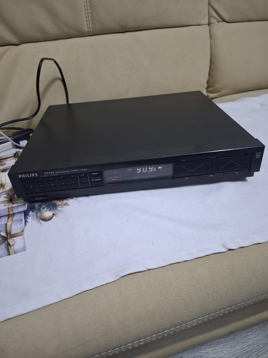 Tuner radio Philips  model FT772