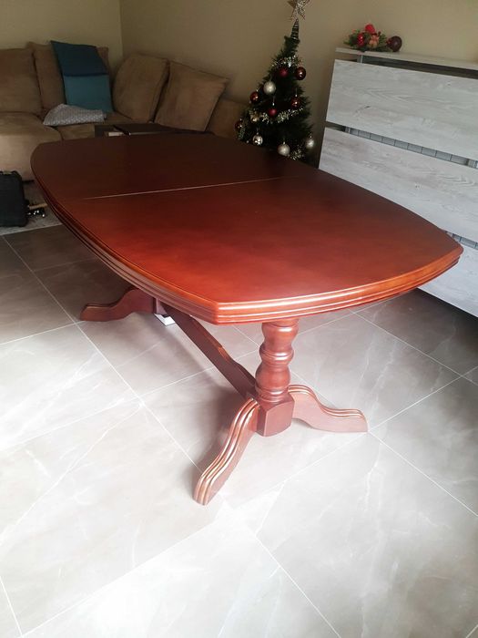 Елипсовидна трапезна маса от масивно дърво, разтегателна