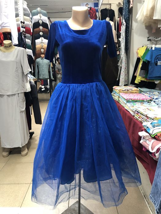 Продам вечерние платья