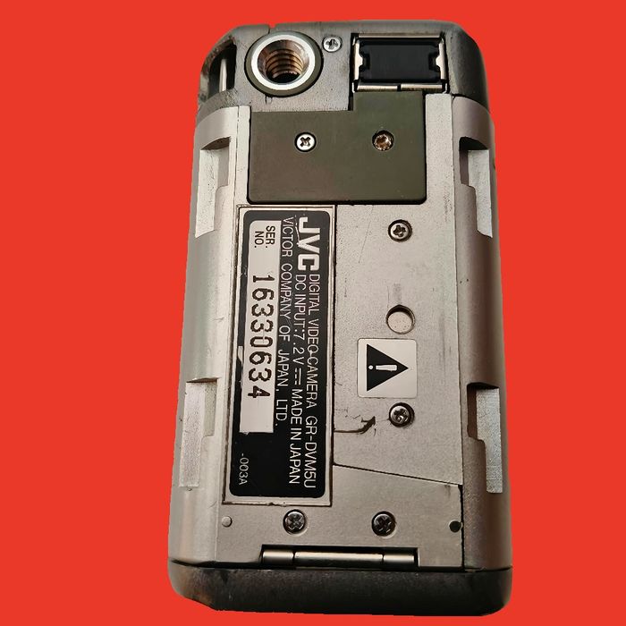 RARITATE-camera video JVC GR-DV M5 +docking+telecomanda IMPECABILA