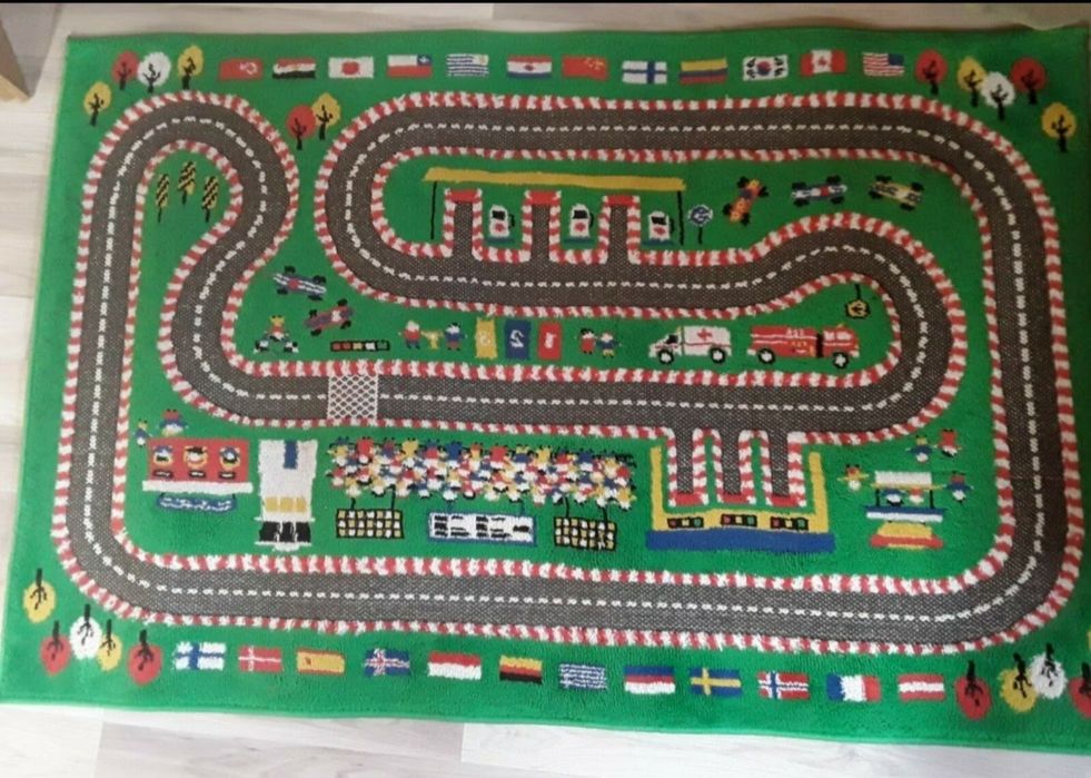 Детски 3D килим с писта от формула 1