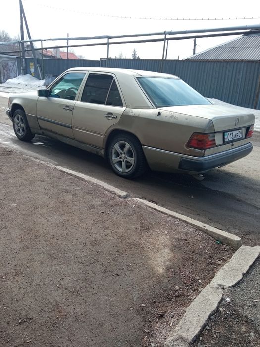 Мерседес Бенц 124.