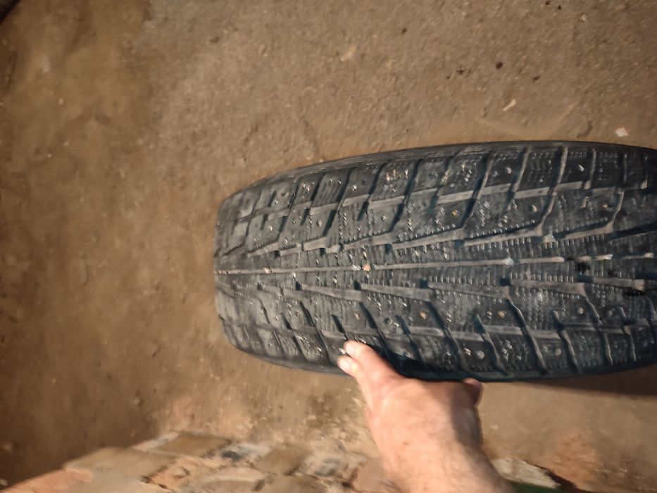 Шины зимние 235/60/r18