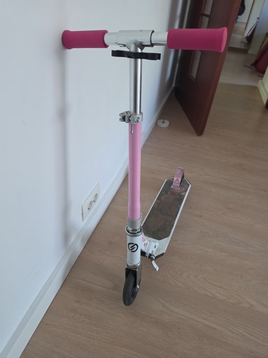 Trotinetă copii pliabilă, alb-roz, stare bună de funcționare Decathlon