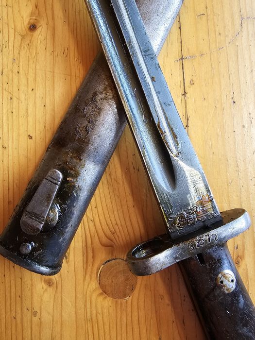 Югославски щик с кания