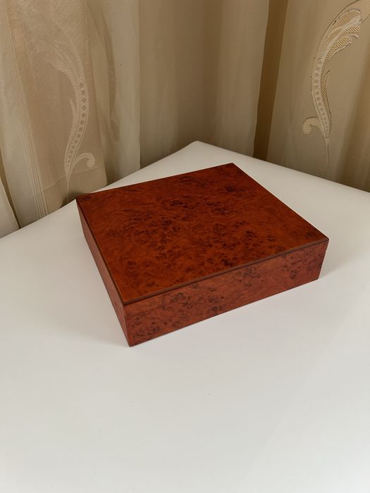 Хумидор за до 30 пури от кедър – черен / махагон