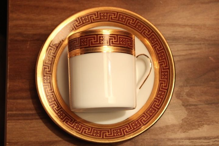 Редкие маленькие кофейные чашки (фарфор, 24-карат.золото) новые Япония