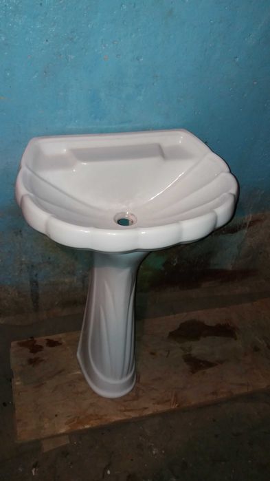 Продам раковину с подставкой